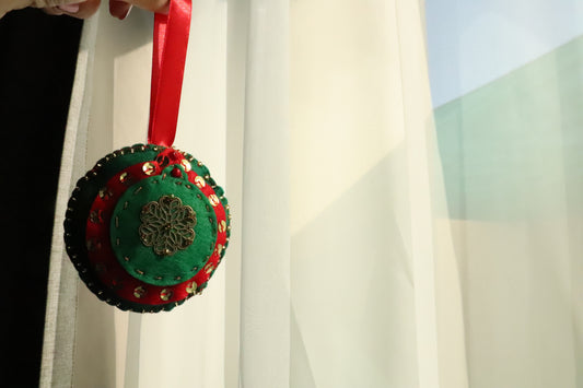 Handmade Felt Bauble Ornament – Emerald Filigree
